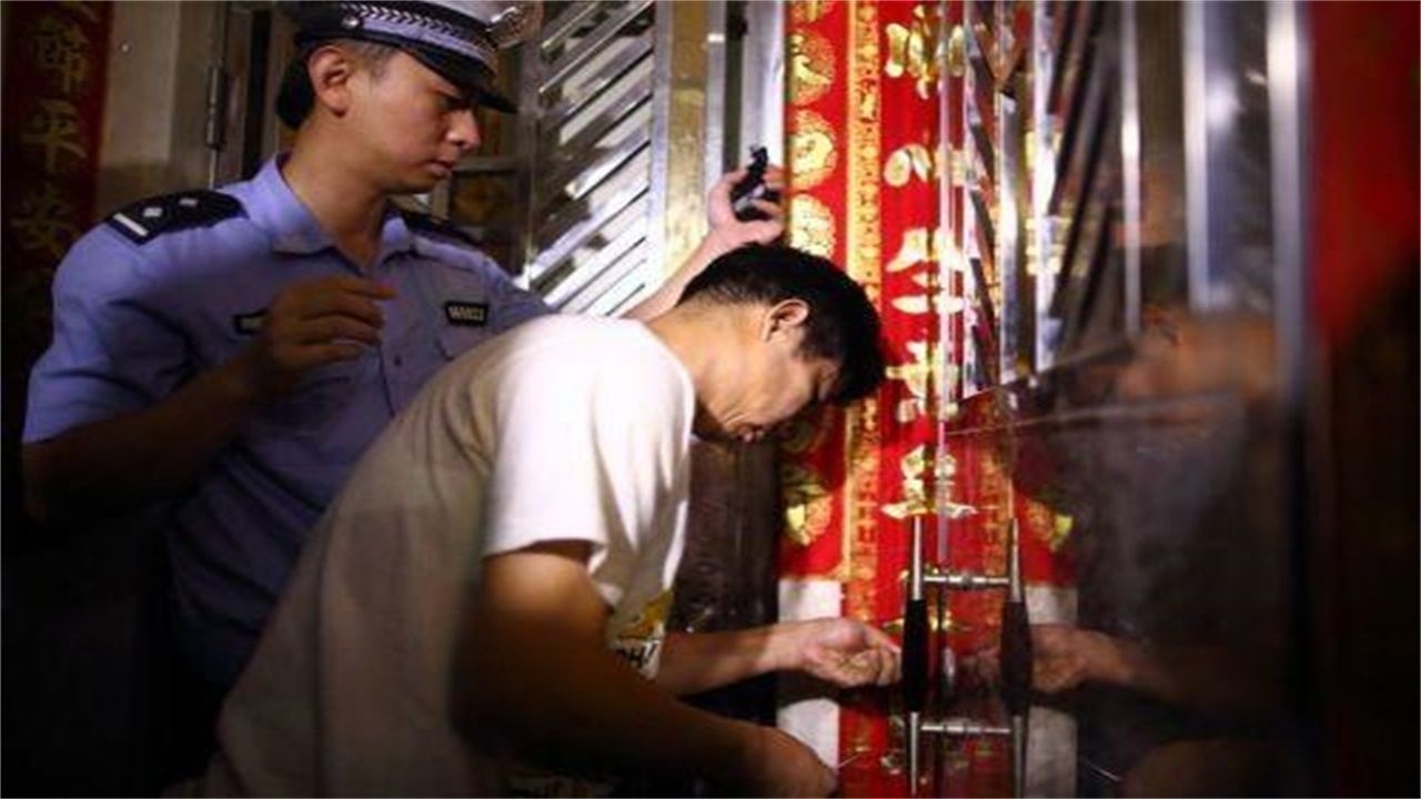 新竹请开锁师傅开了锁后，师傅为什么一般都不进门，就算主人请也不进去？